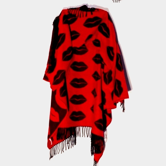 ♡SALE♡Victorias Secret Hot Lips Blanket Throw Limited Edition - Picture 14 of 16